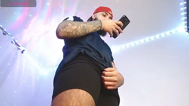 SantiagoHincapiie online show from 04/01/26, 06:59