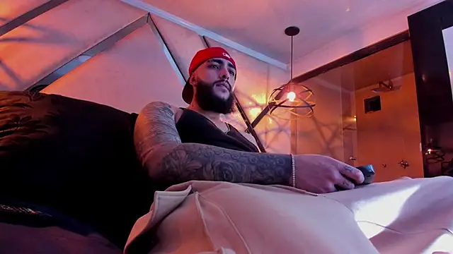 SantiagoHincapiie online show from 03/04/26, 04:20