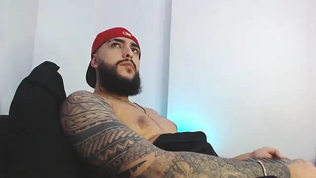 SantiagoHincapiie online show from 03/19/26, 05:18