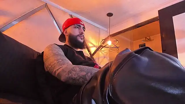 SantiagoHincapiie online show from 03/07/26, 04:30