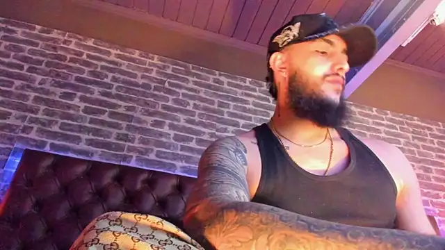 SantiagoHincapiie online show from 03/12/26, 08:57