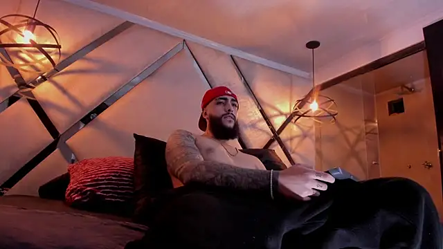 SantiagoHincapiie online show from 03/05/26, 04:20