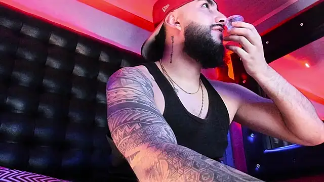 SantiagoHincapiie online show from 03/15/26, 04:19