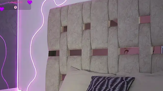 Fernanda thail  online show from 03/24/26, 07:25