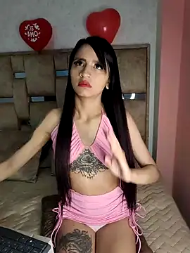 Snapshot of Lauraaa_pink18 chatting on 02/26/26, 03:28 Lauraaa pink18 online show from 02/26/26, 03:28