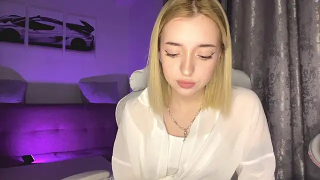 Snapshot of EllianaMiller chatting on 02/28/26, 04:17 EllianaMiller online show from 02/28/26, 04:17