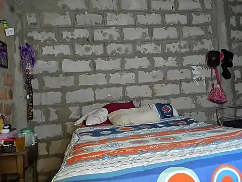 Snapshot of ale_sweet53 chatting on 03/01/26, 04:45 ale sweet53 online show from 03/01/26, 04:45