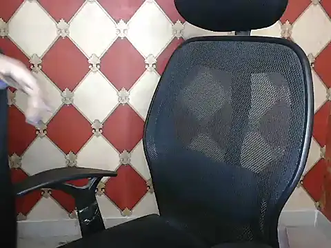 Snapshot of Shreya-S chatting on 02/28/26, 03:06 Shreya-S online show from 02/28/26, 03:06