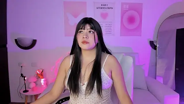 Emiii cute online show from 04/25/26, 02:14