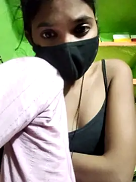 Snapshot of Cute_aroshi chatting on 04/13/26, 04:33 Cute aroshi online show from 04/13/26, 04:33