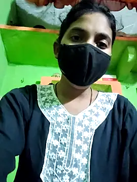 Snapshot of Cute_aroshi chatting on 04/12/26, 04:21 Cute aroshi online show from 04/12/26, 04:21