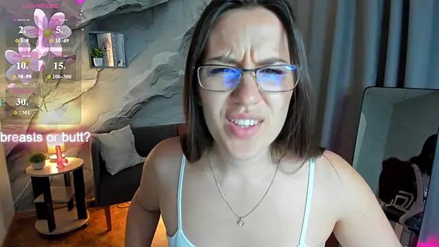 Snapshot of asti_bubbles chatting on 06/28/26, 01:34 asti bubbles online show from 06/28/26, 01:34