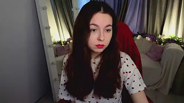 BellaThery online show from 04/10/26, 05:03