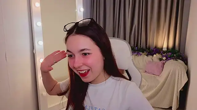 BellaThery online show from 03/21/26, 05:19