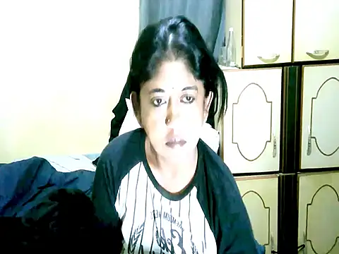 IndianPleasures21 online show from 06/06/26, 01:22