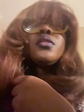 Snapshot of MadameXtasy chatting on 02/26/26, 06:02 MadameXtasy online show from 02/26/26, 06:02