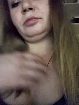 Snapshot of KiraStanton chatting on 02/25/26, 12:44 KiraStanton online show from 02/25/26, 12:44