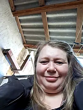 KiraStanton online show from 04/05/26, 12:12