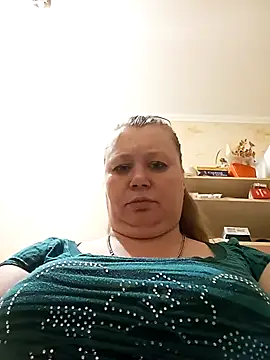 KiraStanton online show from 05/10/26, 08:33