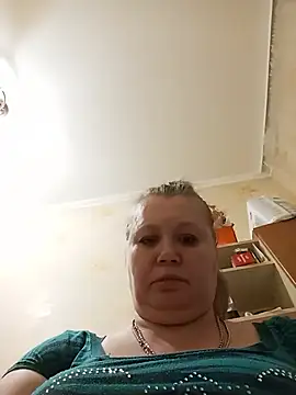 KiraStanton online show from 05/20/26, 01:57