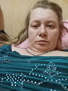 KiraStanton online show from 05/17/26, 12:21