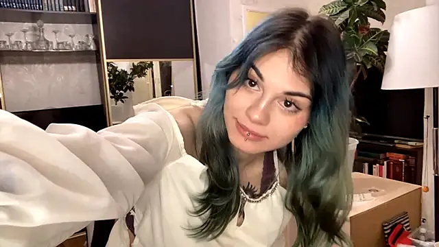 Snapshot of Emmibrilson chatting on 02/20/26, 02:19 Emmibrilson online show from 02/20/26, 02:19