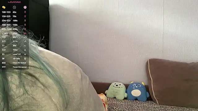 Emmibrilson online show from 04/11/26, 12:09