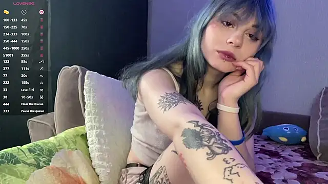 Emmibrilson online show from 04/14/26, 12:21