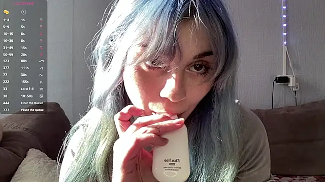 Emmibrilson online show from 04/25/26, 12:30