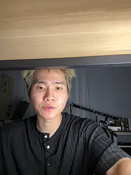 Snapshot of A-Markk chatting on 02/26/26, 02:39 A-Markk online show from 02/26/26, 02:39