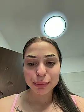 Snapshot of Olivia_Noor chatting on 06/19/26, 07:20 Olivia Noor online show from 06/19/26, 07:20
