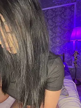 Olivia Noor online show from 04/03/26, 12:28