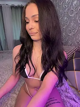 Snapshot of Olivia_Noor chatting on 06/26/26, 04:24 Olivia Noor online show from 06/26/26, 04:24