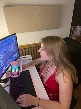 Snapshot of TiffyRose chatting on 02/24/26, 05:25 TiffyRose online show from 02/24/26, 05:25