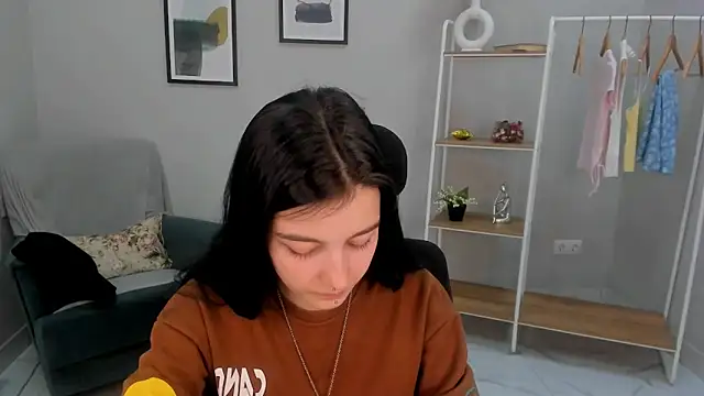 Snapshot of Lilian_Merf chatting on 03/24/26, 10:04 Lilian Merf online show from 03/24/26, 10:04