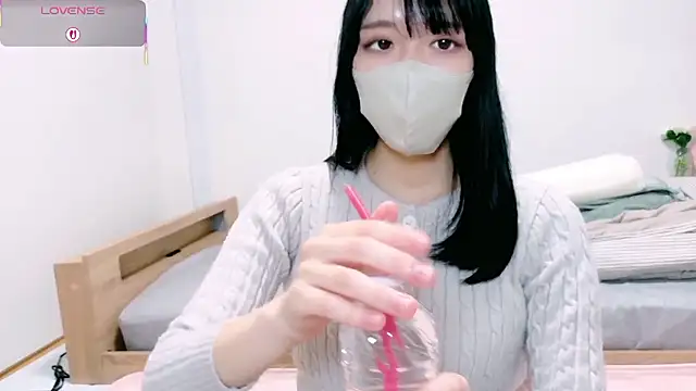 natsuka-chan online show from 04/08/26, 11:01