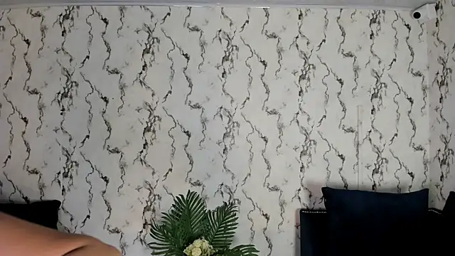 Snapshot of Fiorelaa_ chatting on 07/08/26, 11:44 Fiorelaa online show from 07/08/26, 11:44