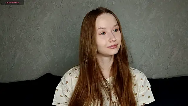 Snapshot of LeslieShay chatting on 02/21/26, 05:15 LeslieShay online show from 02/21/26, 05:15