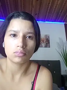 milk chloe  online show from 04/17/26, 01:36