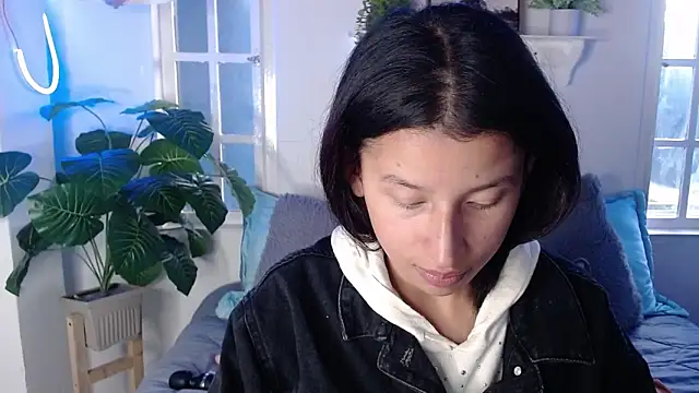 milk chloe  online show from 03/20/26, 01:34