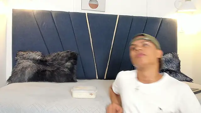 apolo cum18 online show from 02/25/26, 07:25