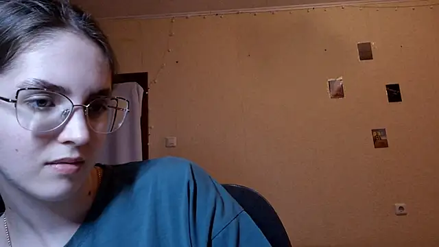 Snapshot of Katelemon chatting on 06/03/26, 02:18 Katelemon online show from 06/03/26, 02:18