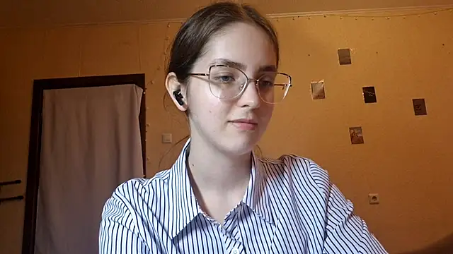 Snapshot of Katelemon chatting on 06/16/26, 02:06 Katelemon online show from 06/16/26, 02:06