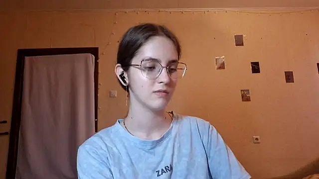 Snapshot of Katelemon chatting on 06/10/26, 02:51 Katelemon online show from 06/10/26, 02:51