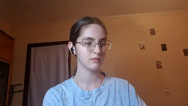 Snapshot of Katelemon chatting on 06/19/26, 11:16 Katelemon online show from 06/19/26, 11:16
