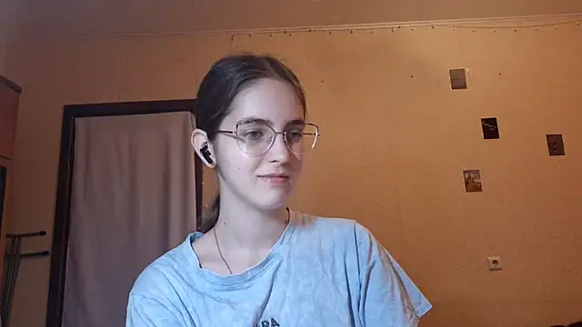 Snapshot of Katelemon chatting on 07/10/26, 10:15 Katelemon online show from 07/10/26, 10:15