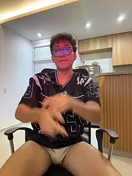 Apolo 137 online show from 04/14/26, 02:27