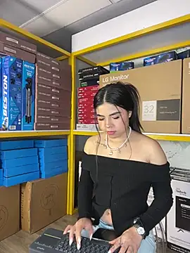 Snapshot of Ambarina_ chatting on 06/16/26, 11:43 Ambarina online show from 06/16/26, 11:43