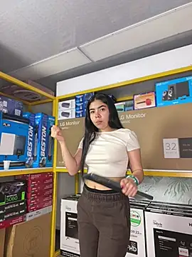 Snapshot of Ambarina_ chatting on 07/07/26, 11:47 Ambarina online show from 07/07/26, 11:47