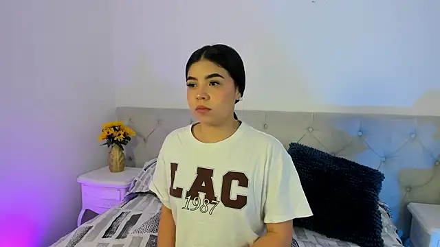 Snapshot of Ambarina_ chatting on 06/02/26, 11:43 Ambarina online show from 06/02/26, 11:43